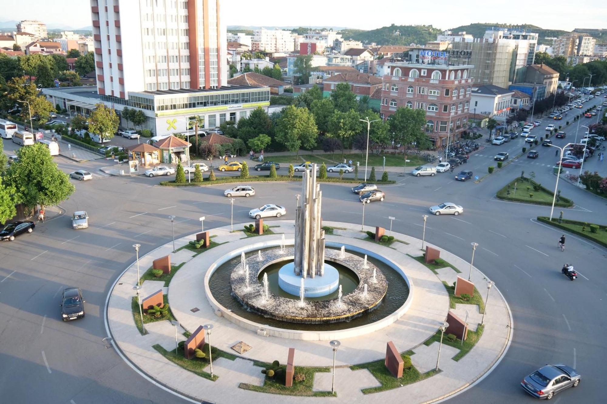 Stay-Five Rooms & Apartments Shkoder Luaran gambar